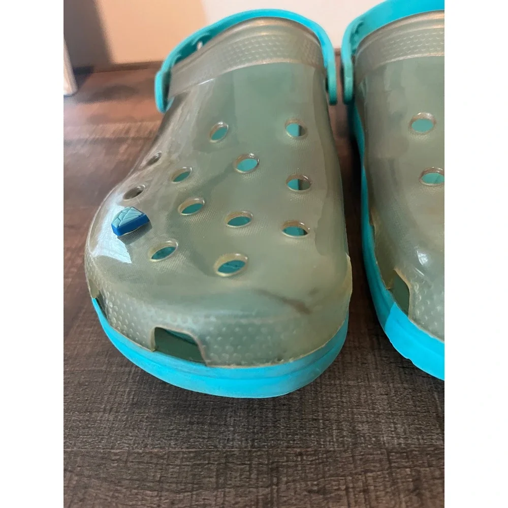 Crocs Classic Translucent Clog Digital Aqua Teal Jelly Mens 11 Jibbitz Charms
